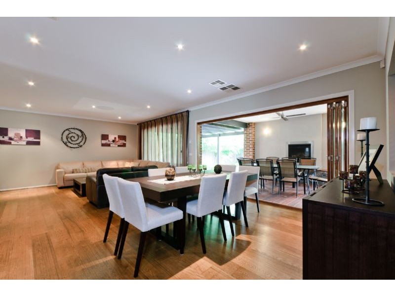 18 Madison Drive, Craigieburn VIC 3064