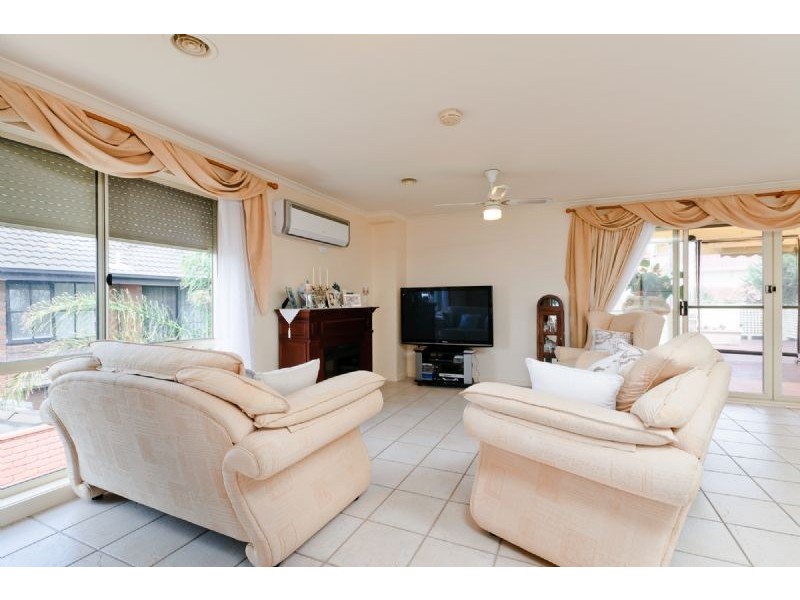 11 The Ridge, Roxburgh Park VIC 3064