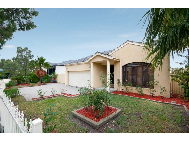 76 Ravenhill Boulevard, Roxburgh Park VIC 3064