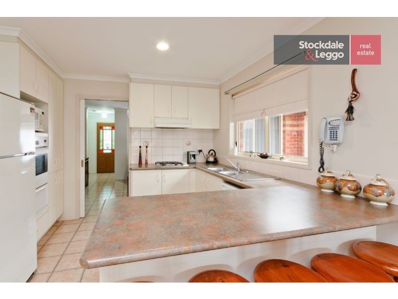 17 Harvey Court, Roxburgh Park VIC 3064