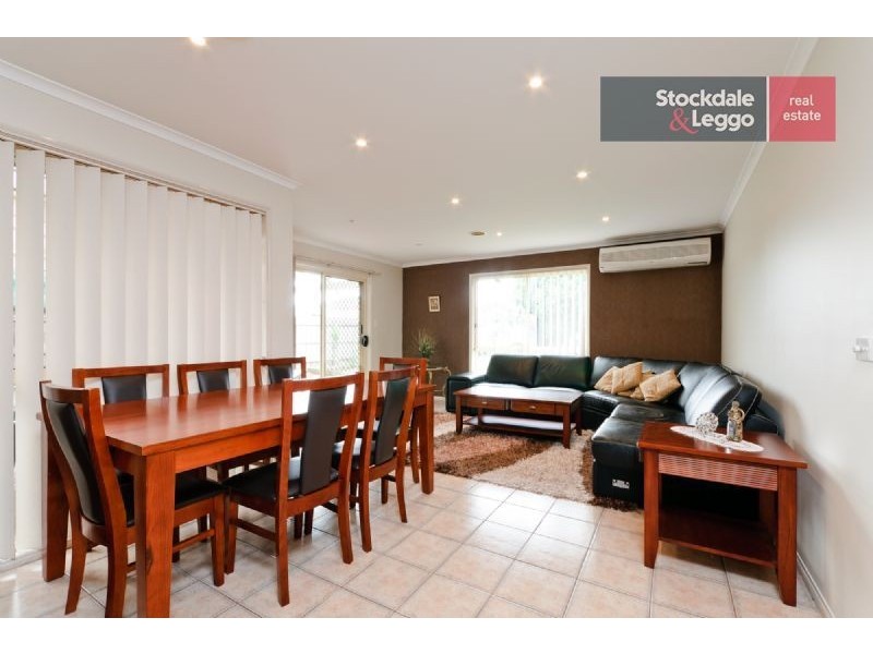 17 Harvey Court, Roxburgh Park VIC 3064