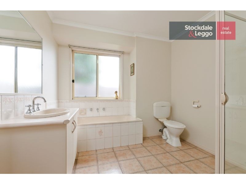 17 Harvey Court, Roxburgh Park VIC 3064