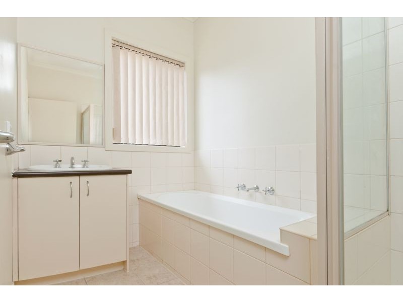 67 Bellfield Drive, Craigieburn VIC 3064