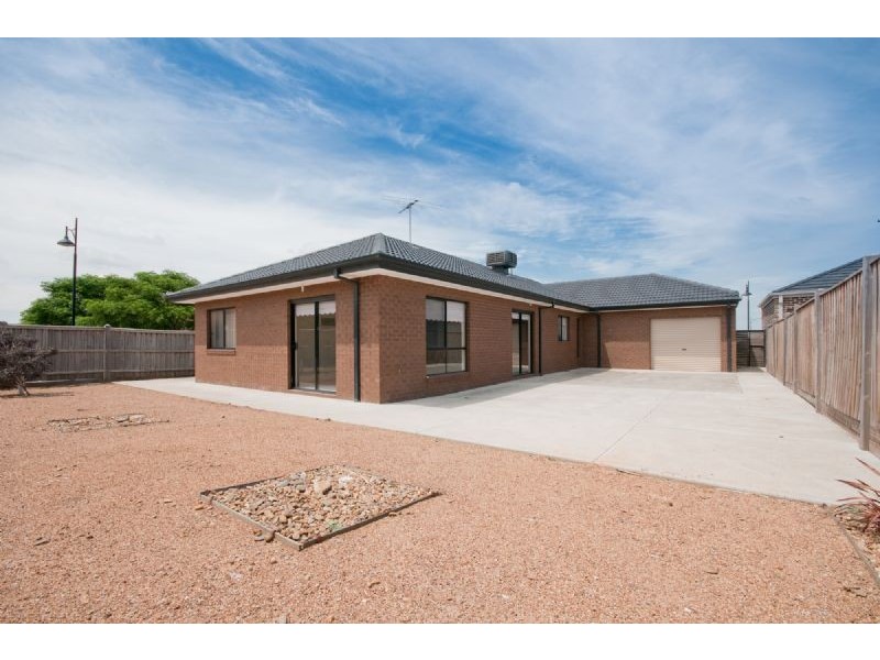67 Bellfield Drive, Craigieburn VIC 3064