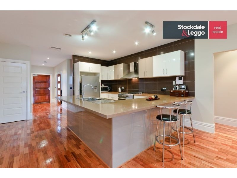 2 Middlesborough Drive, Craigieburn VIC 3064