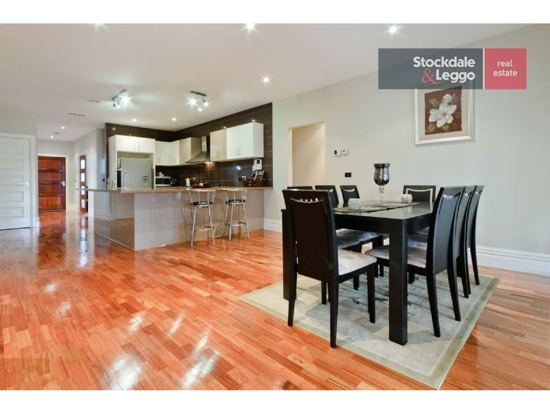2 Middlesborough Drive, Craigieburn VIC 3064