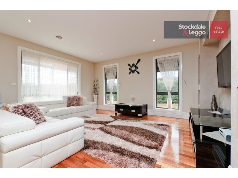 2 Middlesborough Drive, Craigieburn VIC 3064