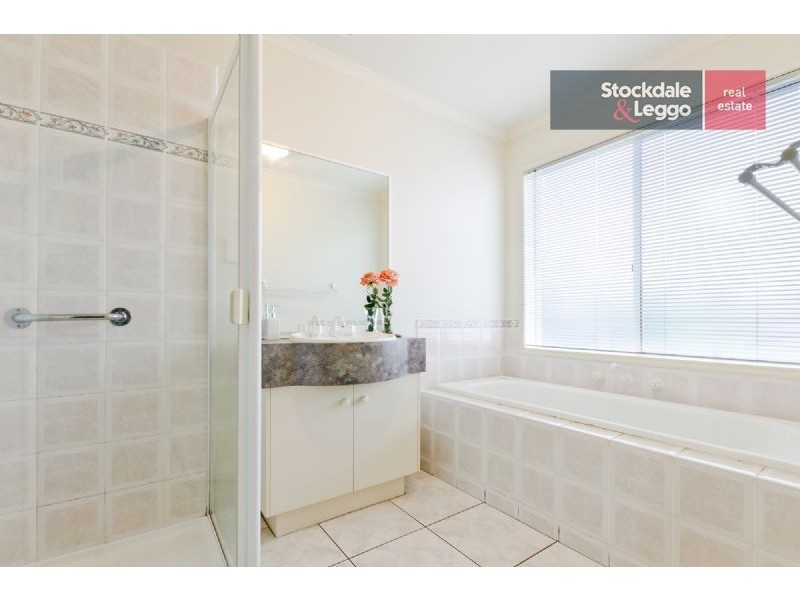 11 Banstead Nook, Craigieburn VIC 3064