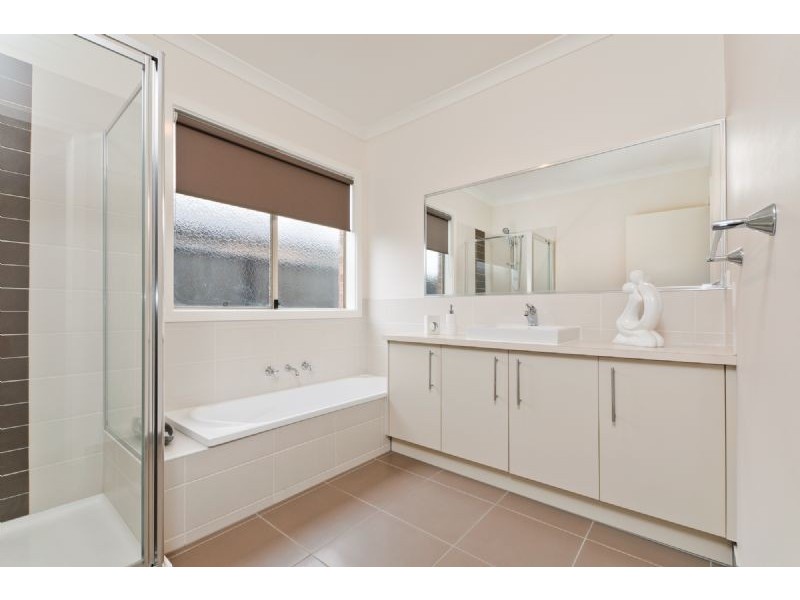 70 Huntington Drive, Craigieburn VIC 3064