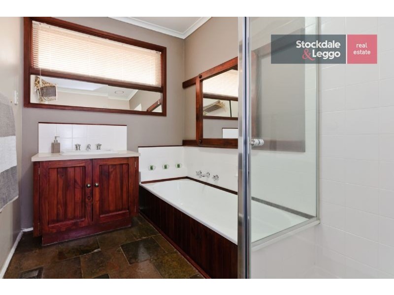 50 Wattleglen Street, Craigieburn VIC 3064