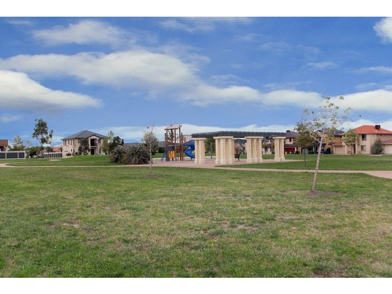 5 Ballybunion Avenue, Craigieburn VIC 3064