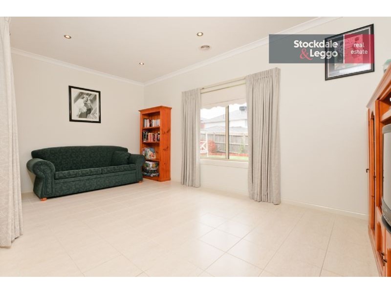 4 Maccoll Street, Craigieburn VIC 3064