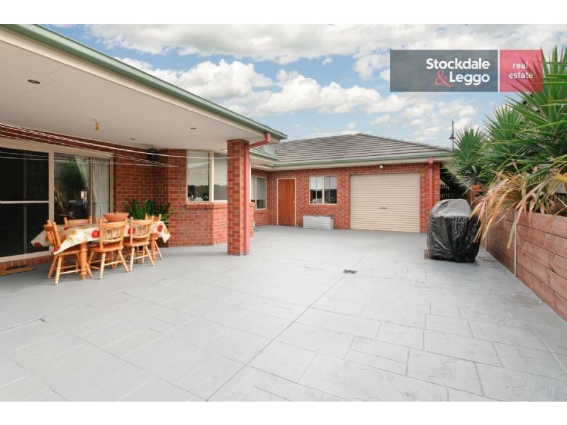 4 Maccoll Street, Craigieburn VIC 3064