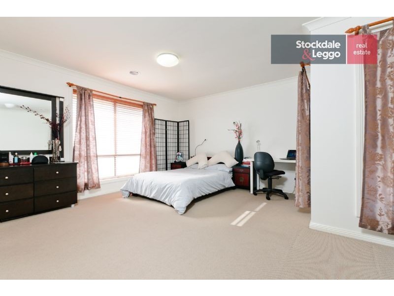 42 Burniston Avenue, Craigieburn VIC 3064