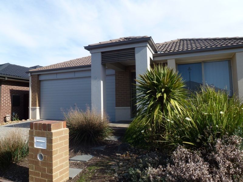 13  Mallacoota Way, Craigieburn VIC 3064