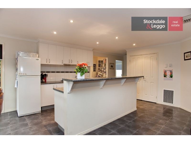 16 Hamilton Hume Parade, Craigieburn VIC 3064