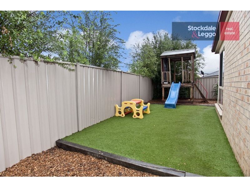 16 Hamilton Hume Parade, Craigieburn VIC 3064