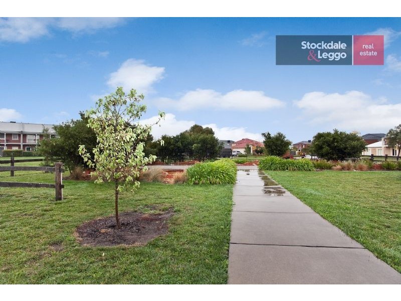 16 Hamilton Hume Parade, Craigieburn VIC 3064