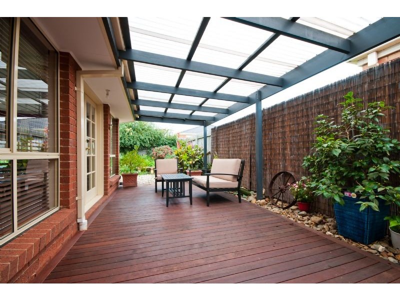 8 Orlando Drive, Roxburgh Park VIC 3064
