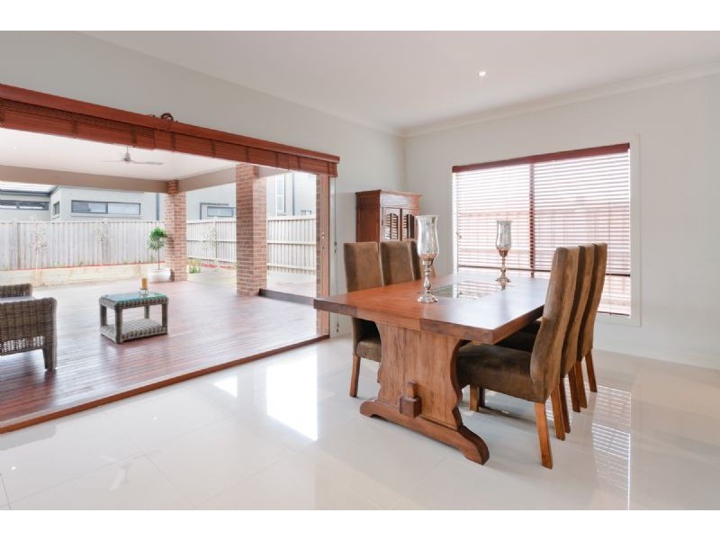 25 Cascade Terrace, Craigieburn VIC 3064