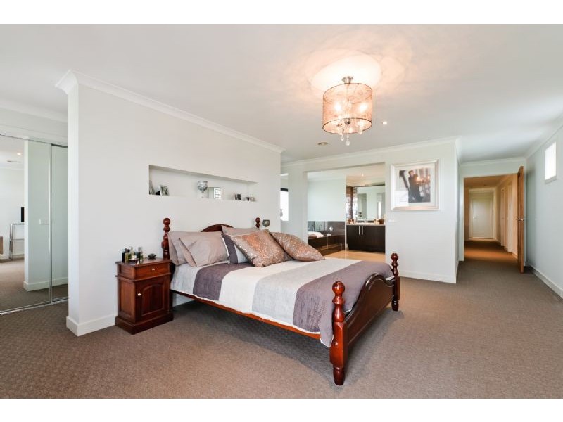 25 Cascade Terrace, Craigieburn VIC 3064
