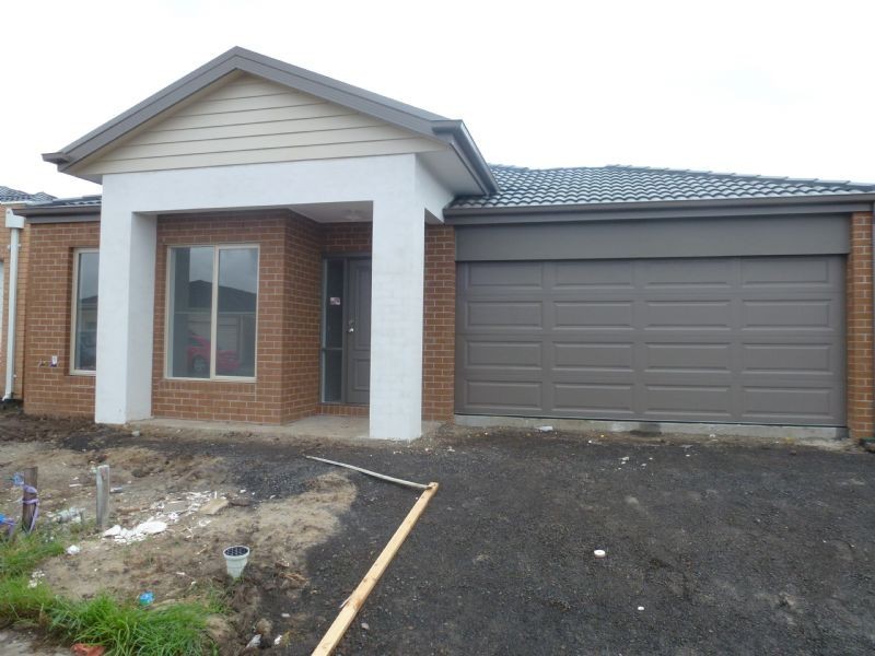 16 Scotney Road, Craigieburn VIC 3064