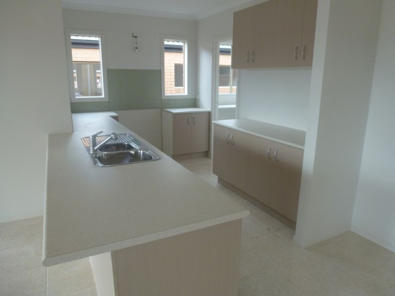 16 Scotney Road, Craigieburn VIC 3064