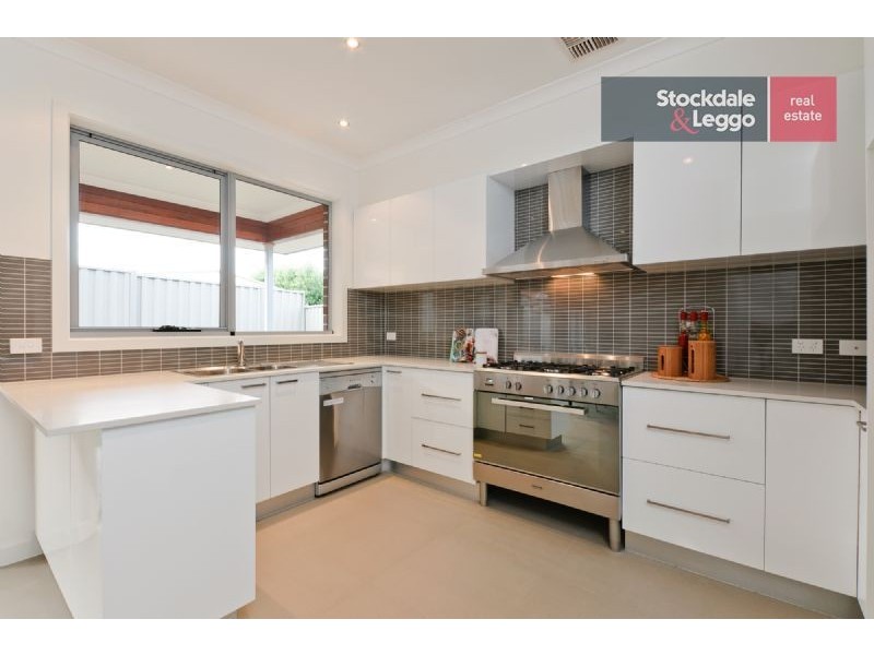 6 Westerfolds Loop, Craigieburn VIC 3064