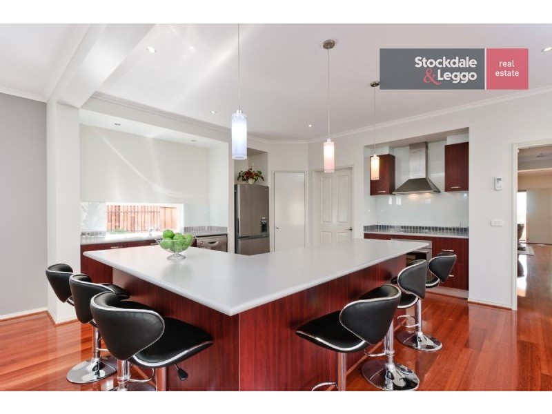 12 Windrock Avenue, Craigieburn VIC 3064