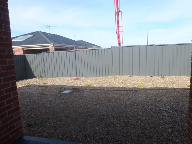 21  Ballybunion Avenue, Craigieburn VIC 3064