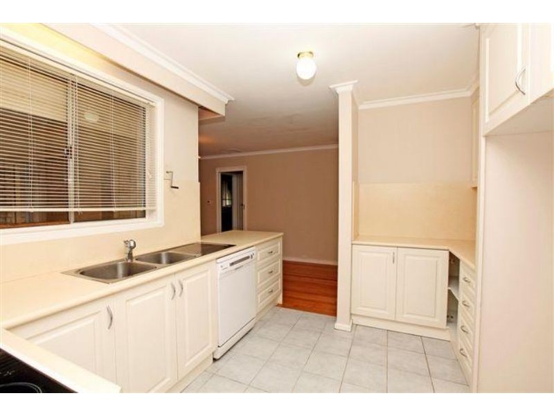 9 Wattleglen Street, Craigieburn VIC 3064