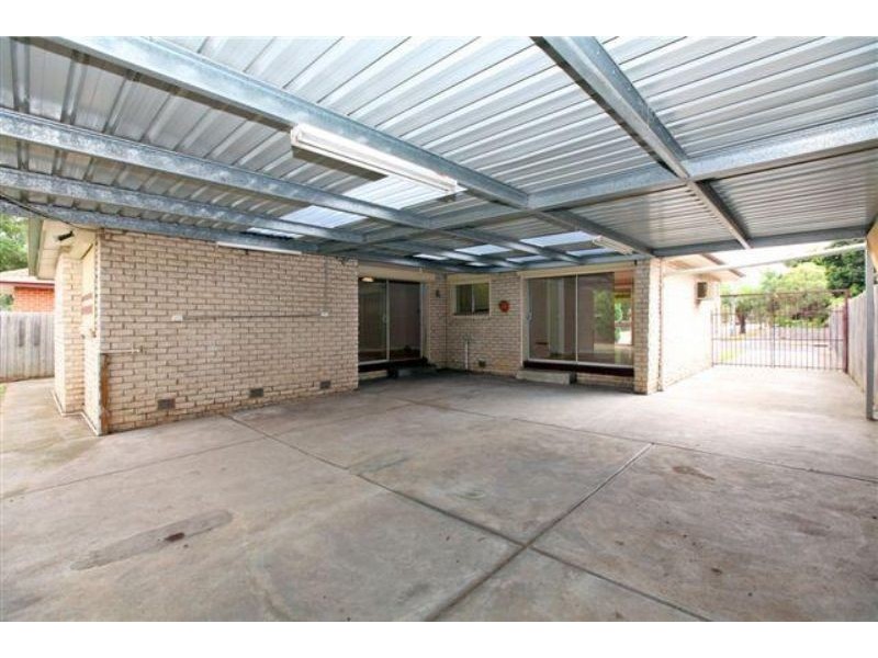 9 Wattleglen Street, Craigieburn VIC 3064