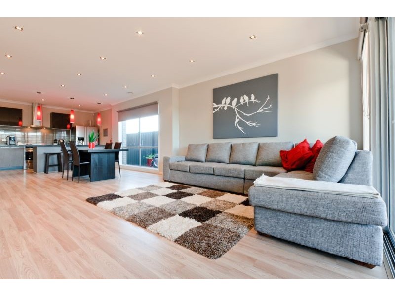 77 Thoresby Circuit, Craigieburn VIC 3064