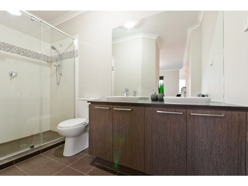 77 Thoresby Circuit, Craigieburn VIC 3064