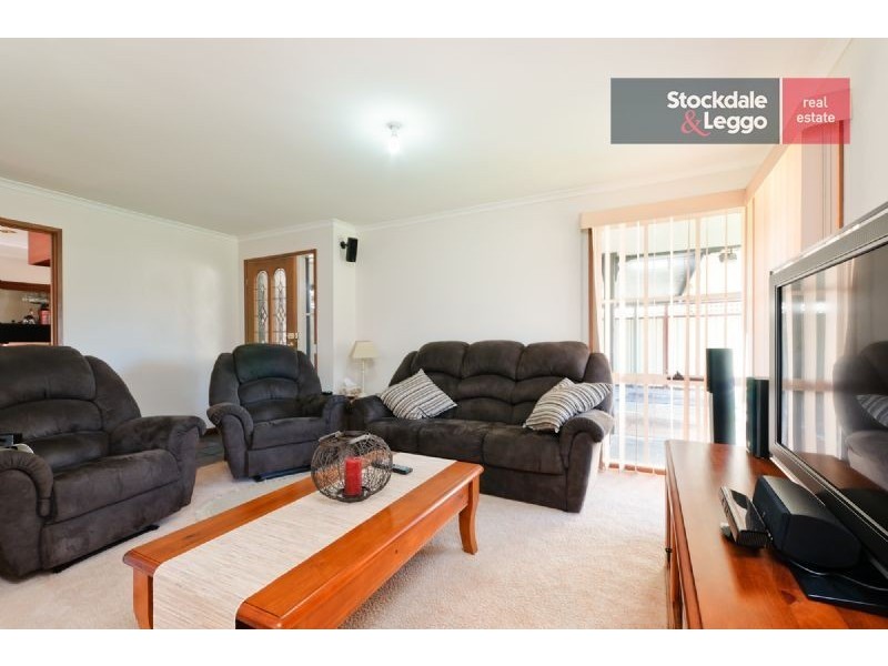 8 Tenby Court, Craigieburn VIC 3064