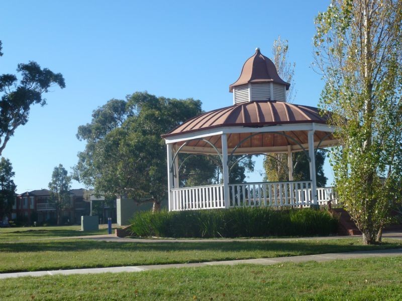 9/26 McKinley Drive, Roxburgh Park VIC 3064