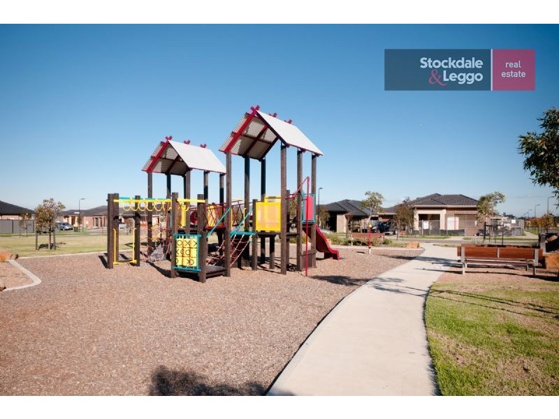 35 Serenity Way, Craigieburn VIC 3064