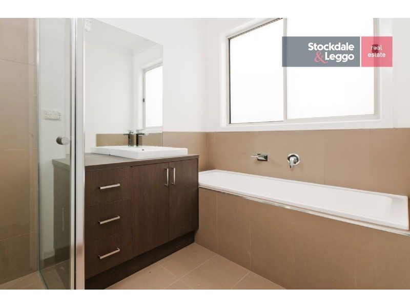 21 Rockwall Drive, Craigieburn VIC 3064