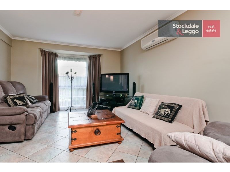 16 Cimberwood Drive, Craigieburn VIC 3064