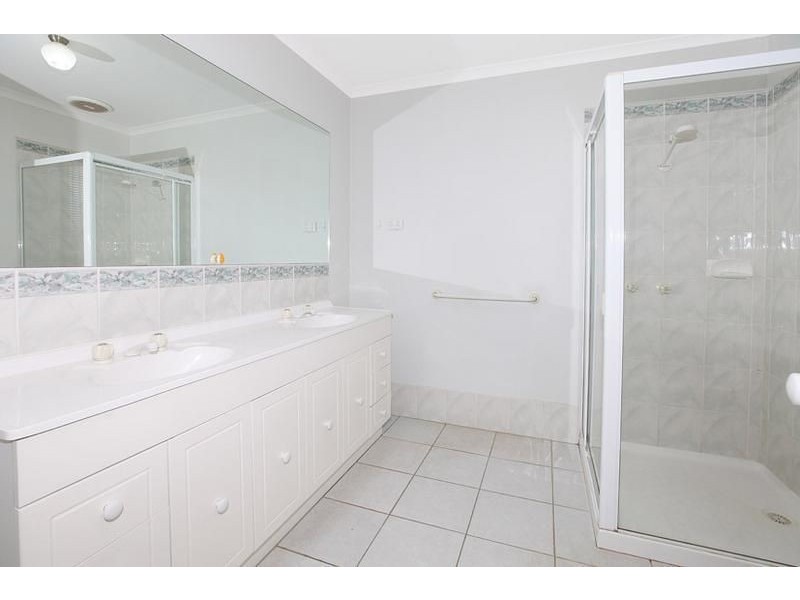 28 Mulberry Pass, Craigieburn VIC 3064