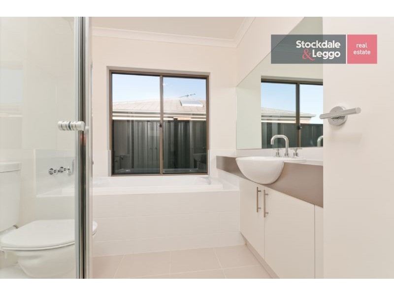 1 Rockwall Drive, Craigieburn VIC 3064