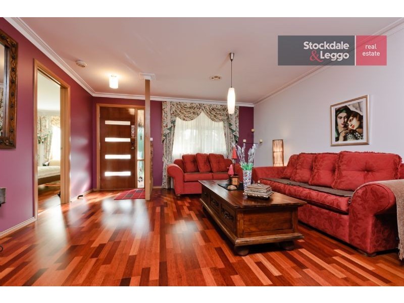 6 Baynton Crescent, Roxburgh Park VIC 3064