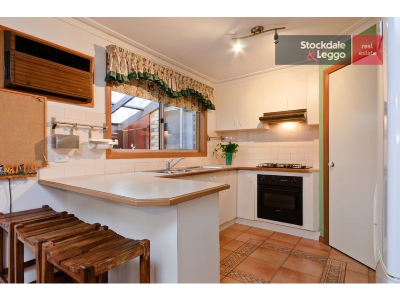 6 Baynton Crescent, Roxburgh Park VIC 3064