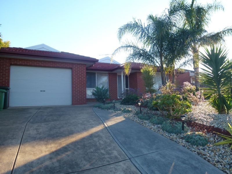 1/4 Bronco Court, Meadow Heights VIC 3048