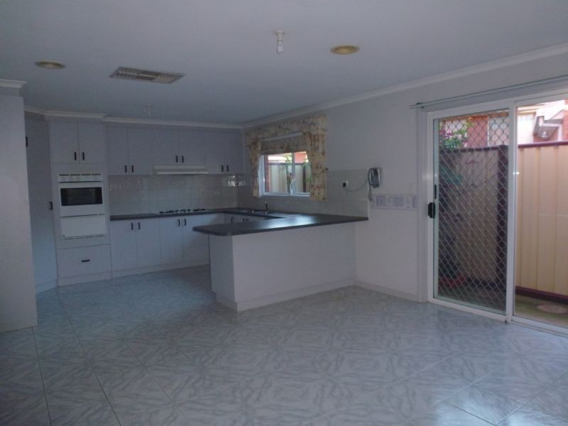 1/4 Bronco Court, Meadow Heights VIC 3048