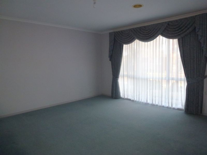 1/4 Bronco Court, Meadow Heights VIC 3048