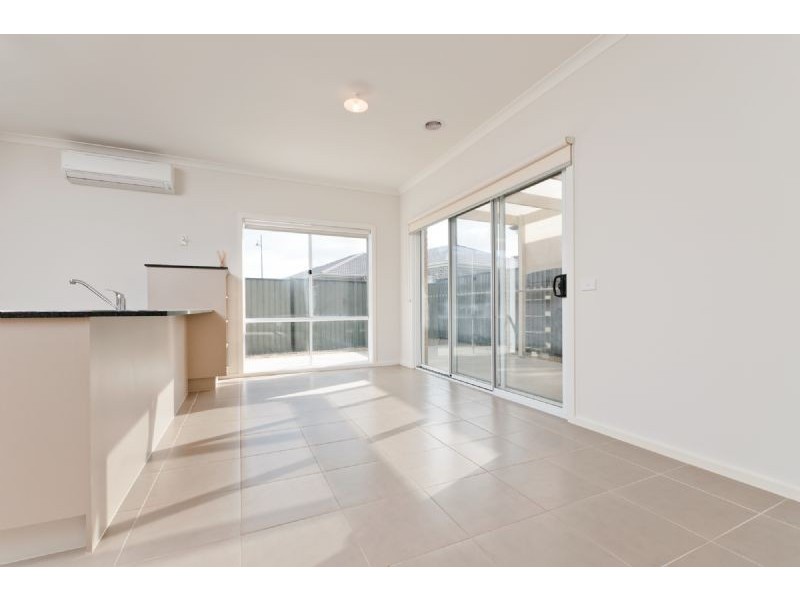 42 Ebony Circuit, Craigieburn VIC 3064
