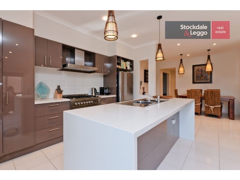 2 Sheffield Way, Craigieburn VIC 3064