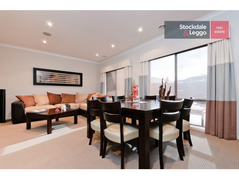 2 Sheffield Way, Craigieburn VIC 3064