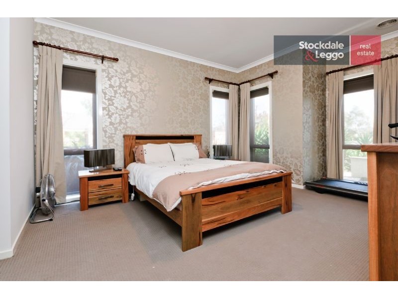 2 Sheffield Way, Craigieburn VIC 3064